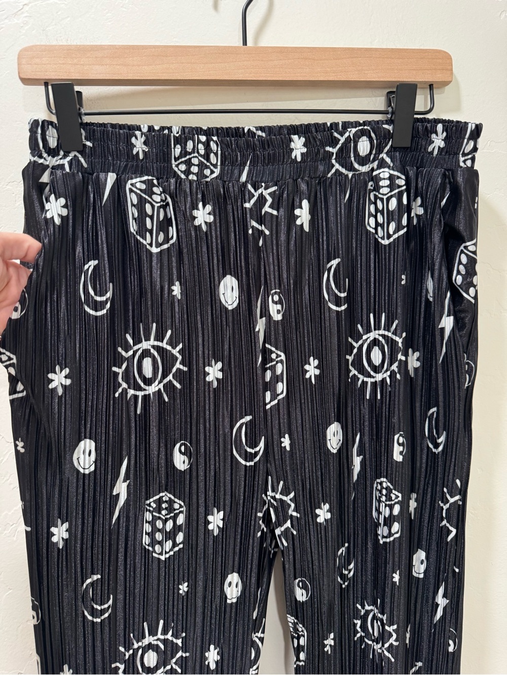 NWT Dressed in Lala What's Your Sign Notched Collar Plisse Set Black Medium - Picture 11 of 15